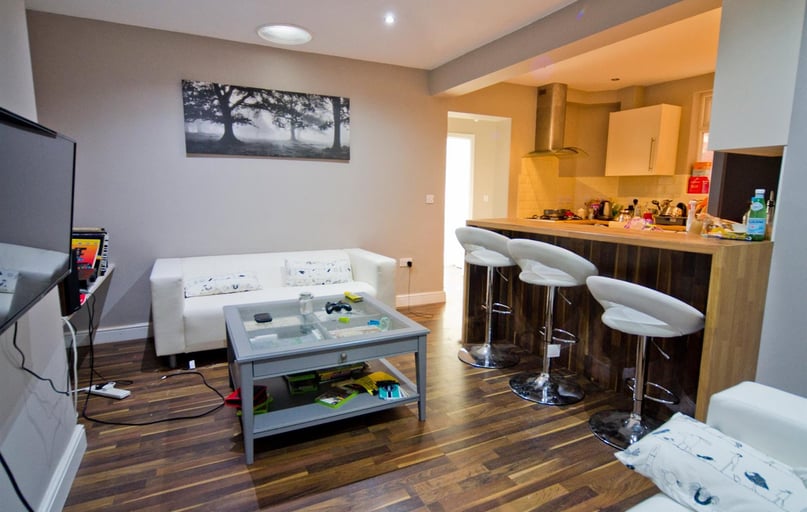 Rolleston Drive, Lenton - Image 1